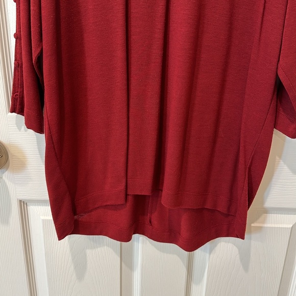 Women’s maroon quarter length sleeve shirt with buttons on arms - Picture 2 of 7